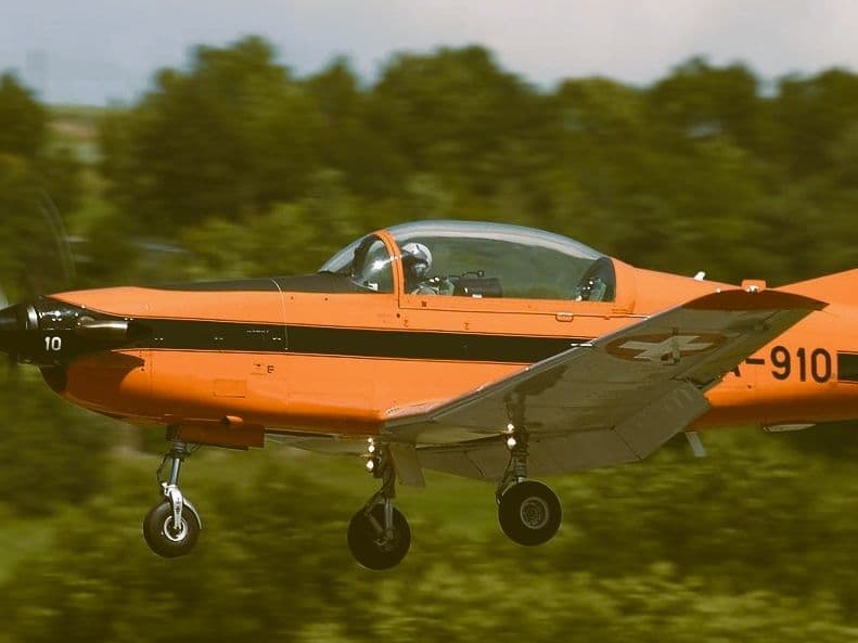 Flight in the Pilatus PC-7 military trainer from Locarno