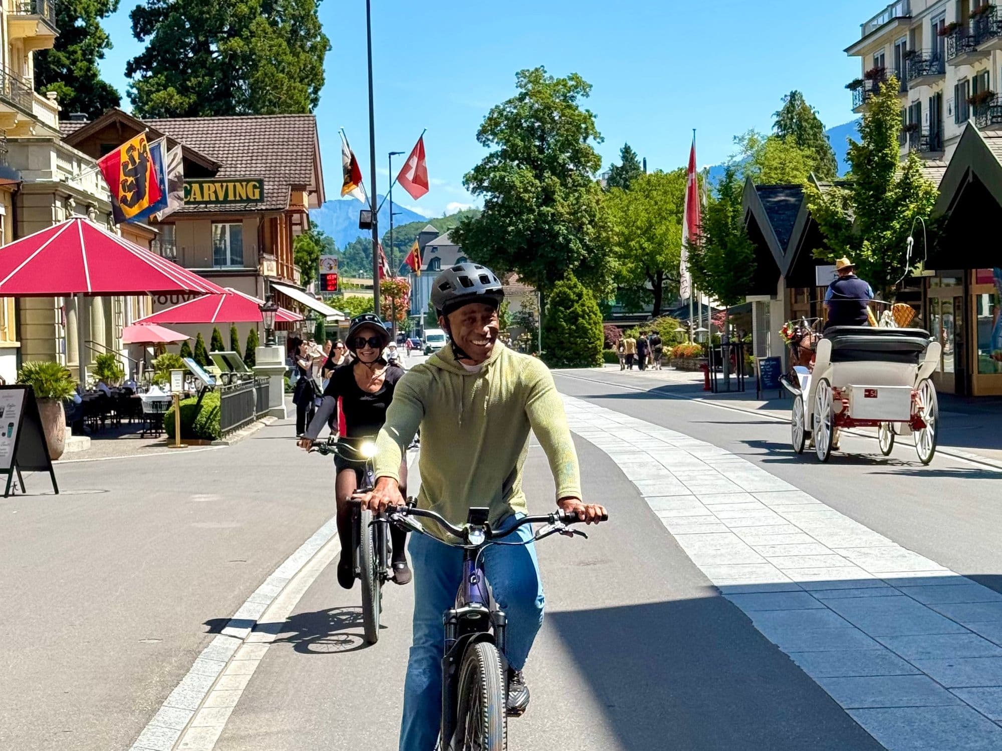 "Lakes, Ruins and Viewpoints" - Discover Interlaken by E-Bike