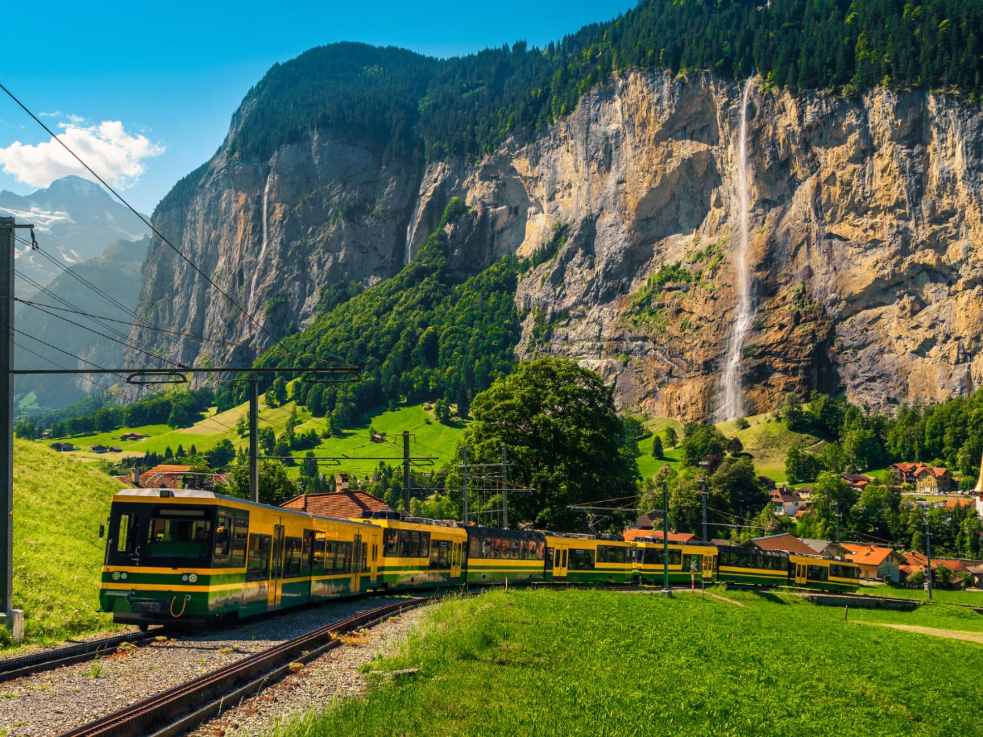 From Zurich: Private Day Trip to Jungfraujoch and Lauterbrunnen