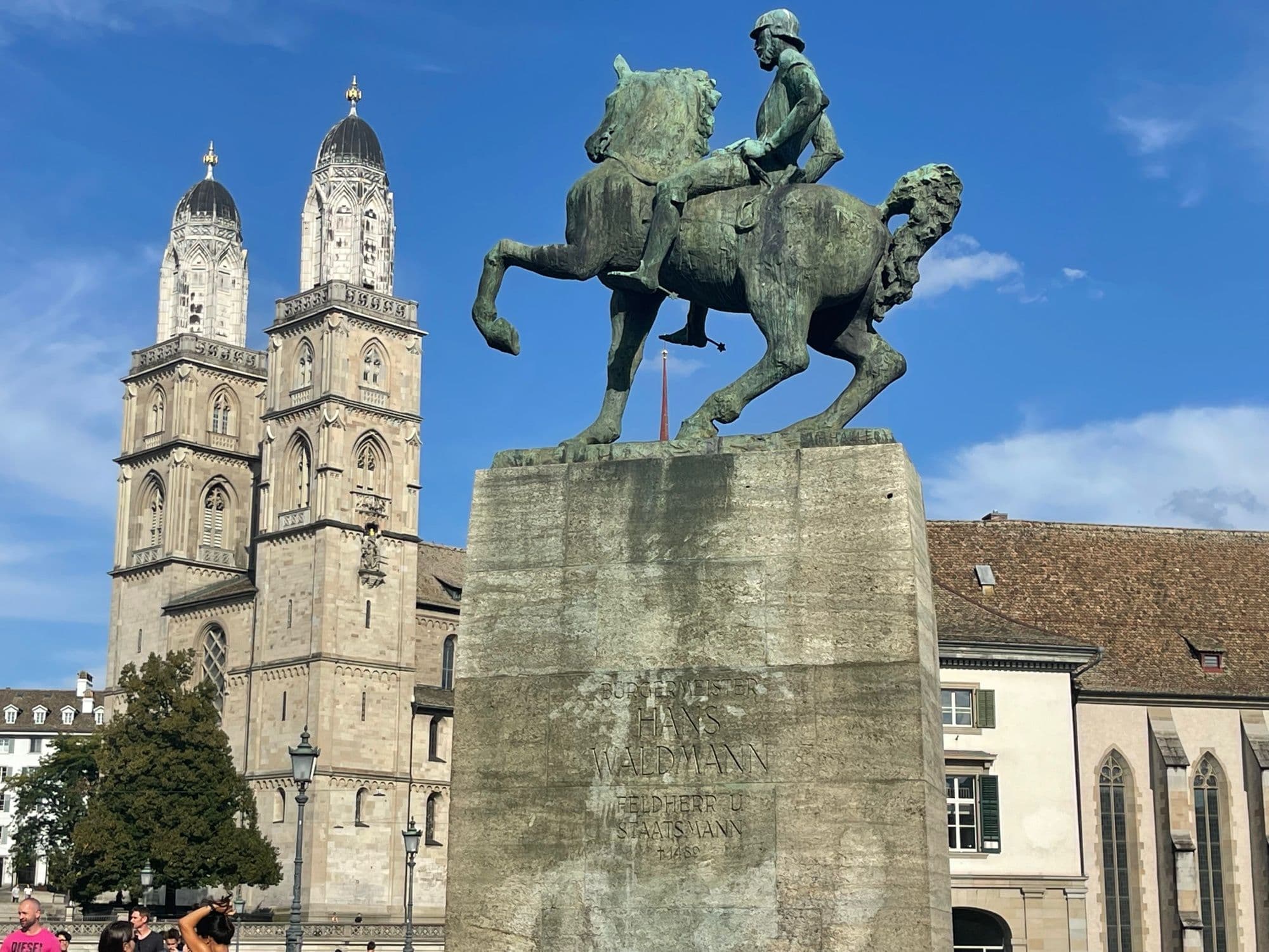 Private city tour in Zurich with the Stadtflüsterern