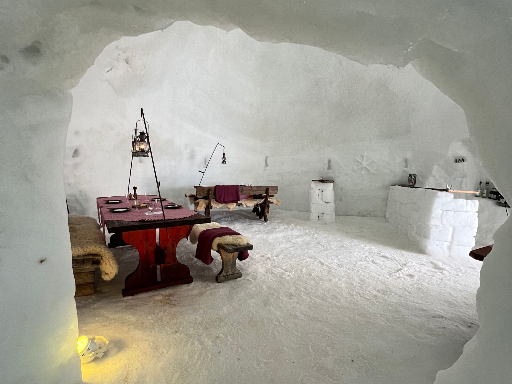 From Zurich: Tour to Lucerne and Titlis with Fondue Experience in an Igloo