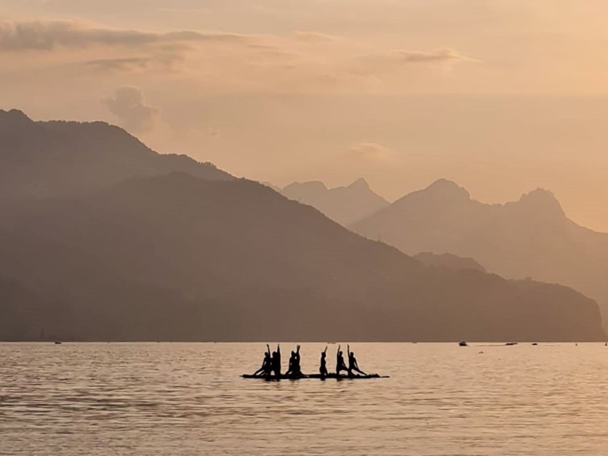 SUP Yoga on Lake Walensee