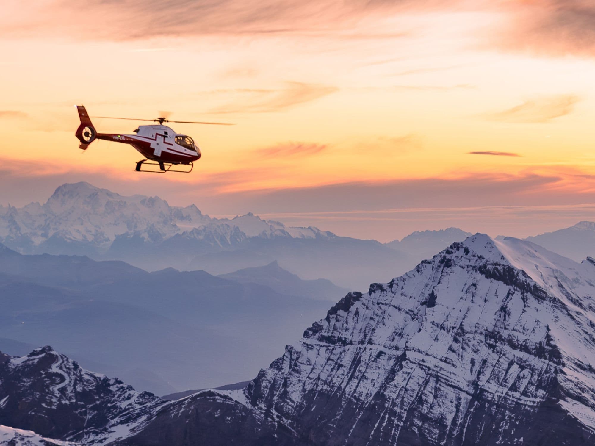Helicopter flight over Lake Lucerne with dessert at Villa Honegg from Pfaffnau