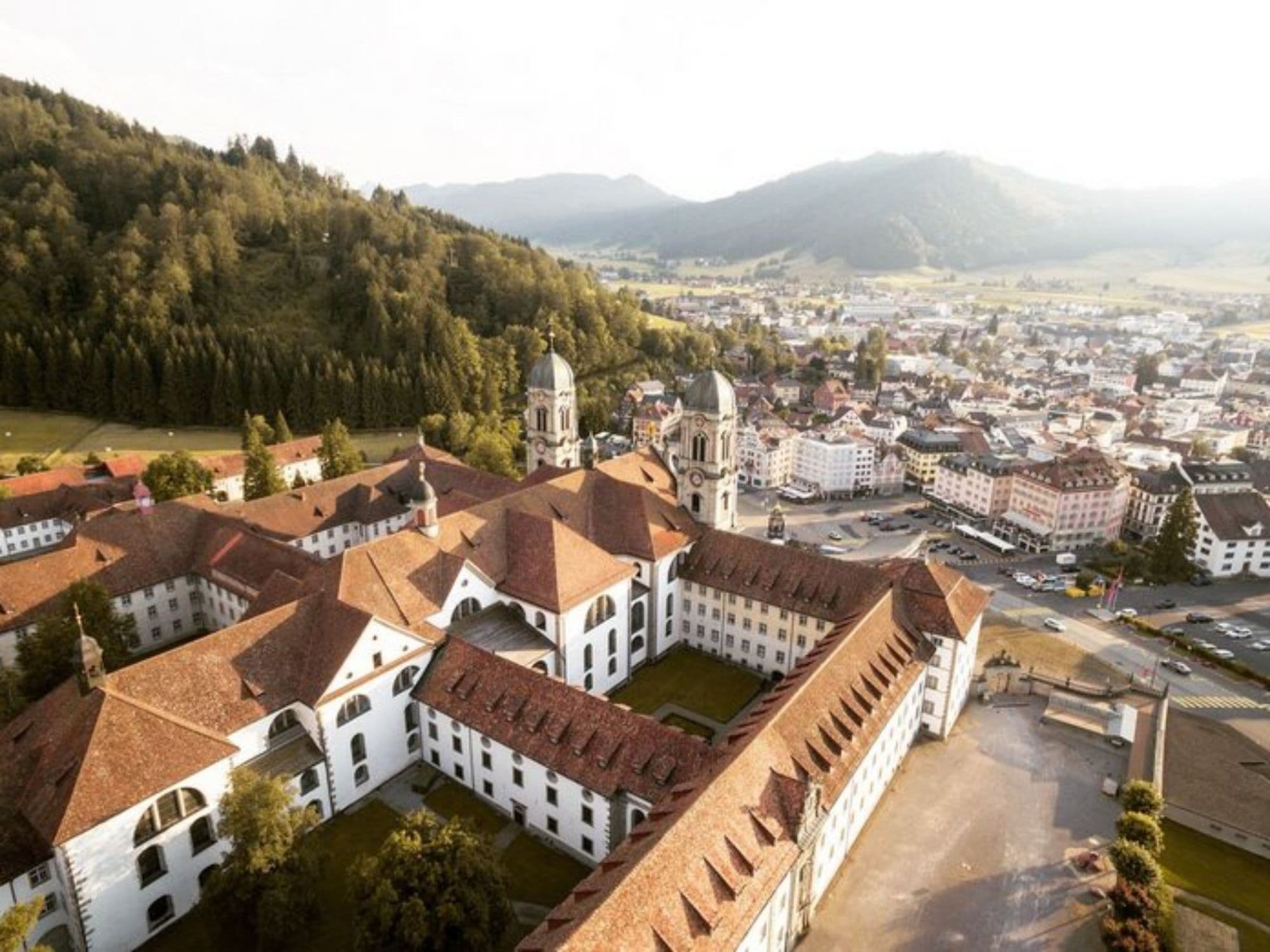From Zurich: Day Tour Castle, Cheese and Chocolate