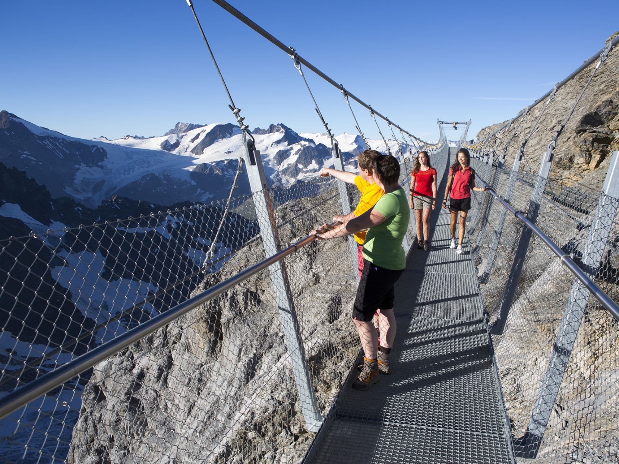 From Zurich: Bus tour to the Titlis