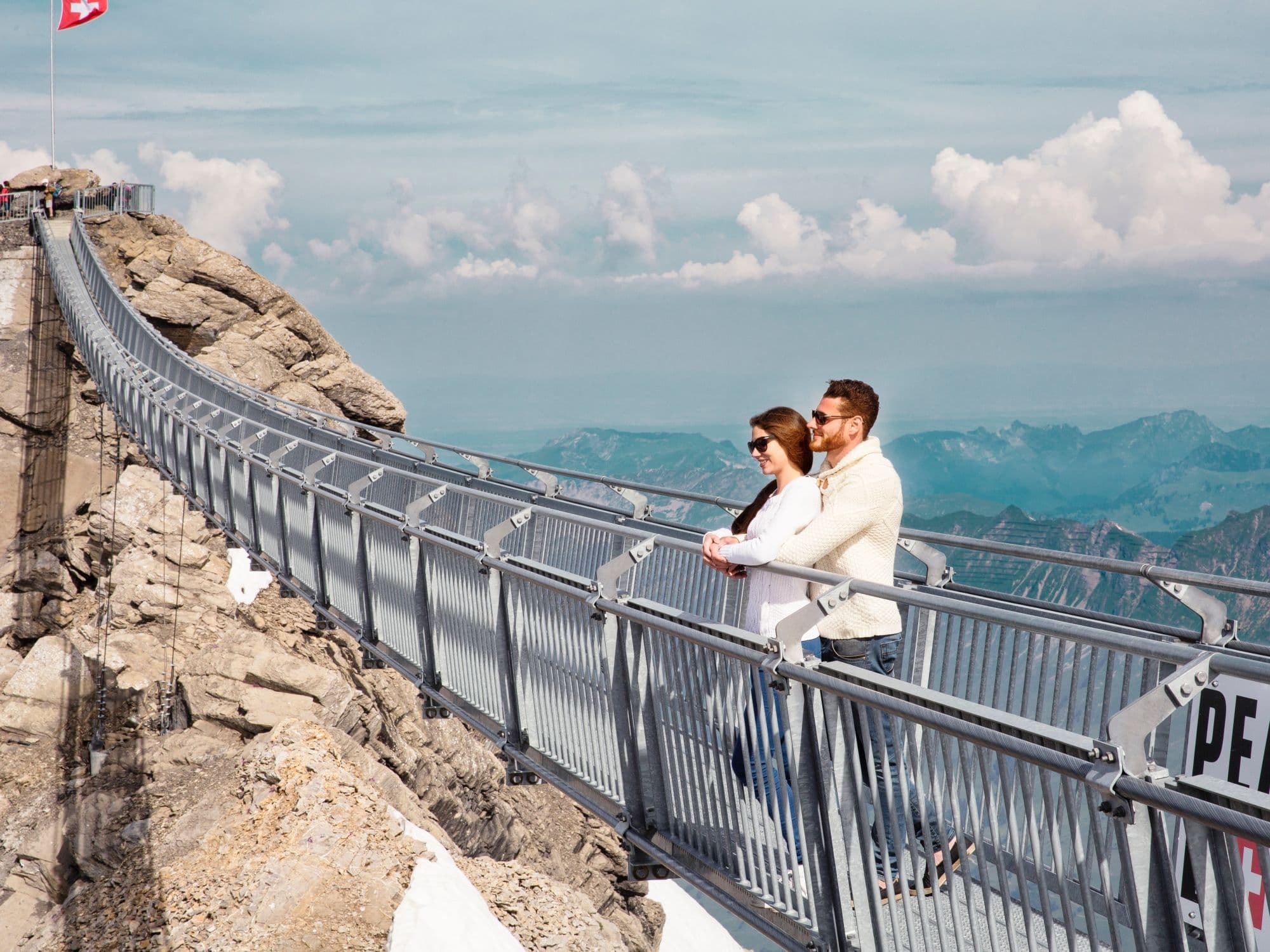 In Geneva: Glacier 3000 Les Diablerets and Montreux Open-Top Bus Tour
