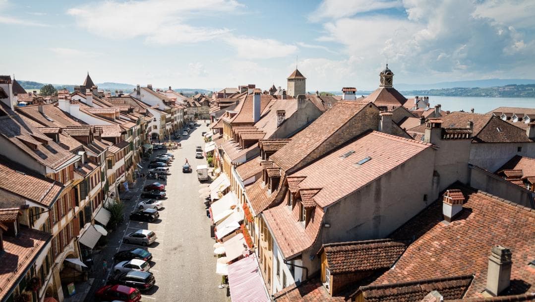 "Murten in person" guided tour with locals