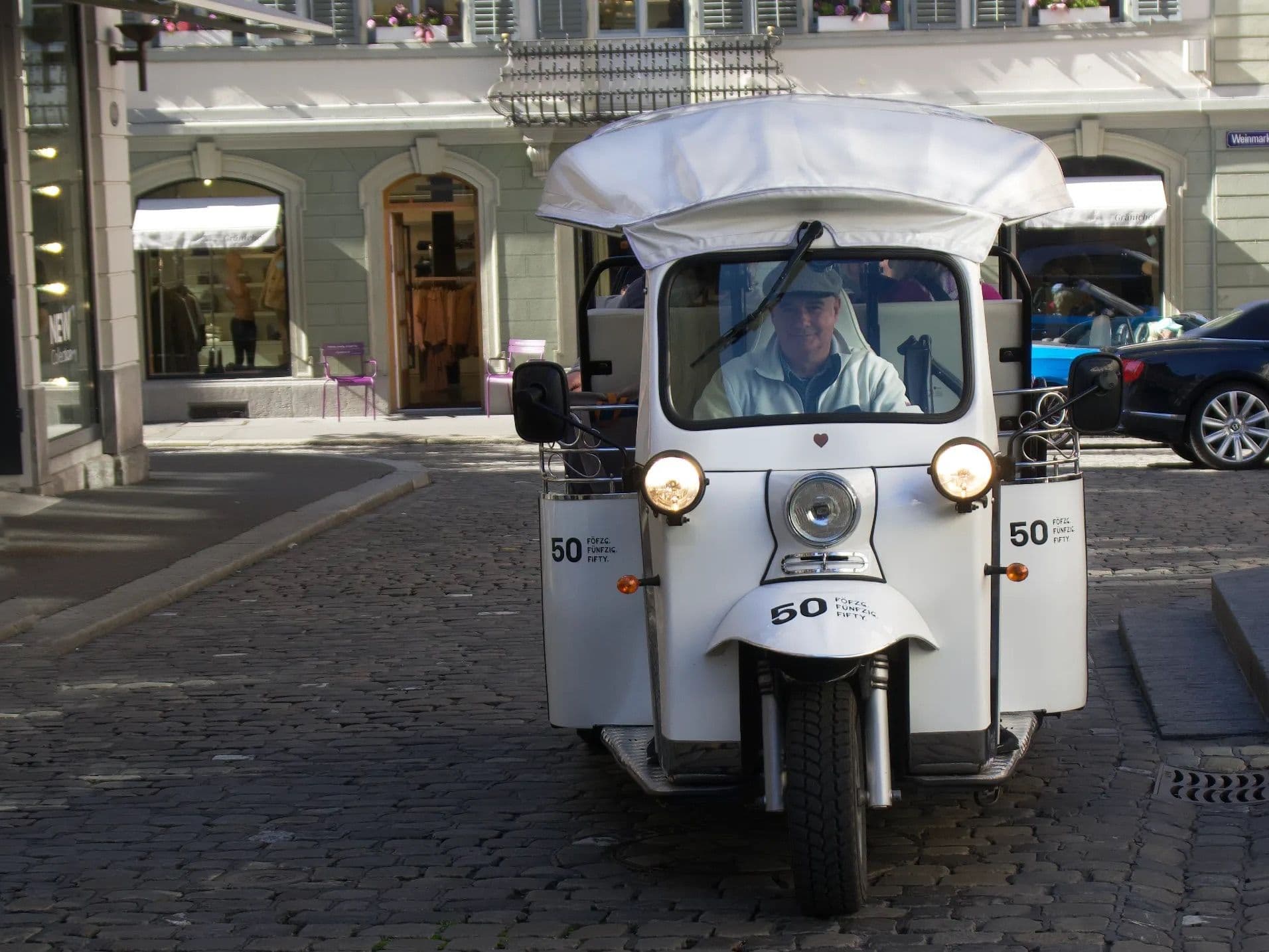"The heart of Lucerne" - city tour by tuk tuk in Lucerne