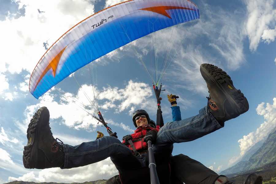 Half day paragliding Klosters