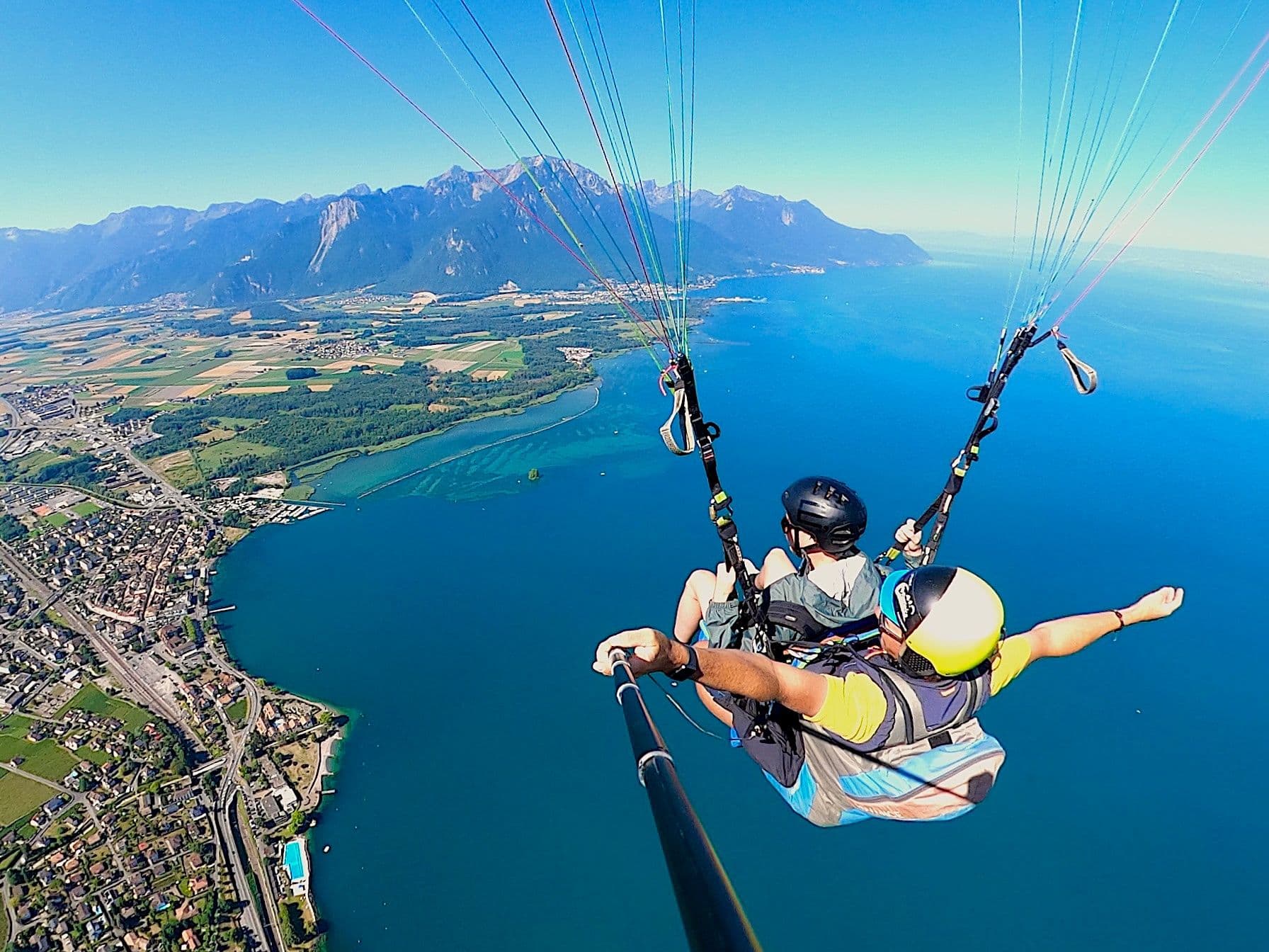 Tandem paragliding near Montreux