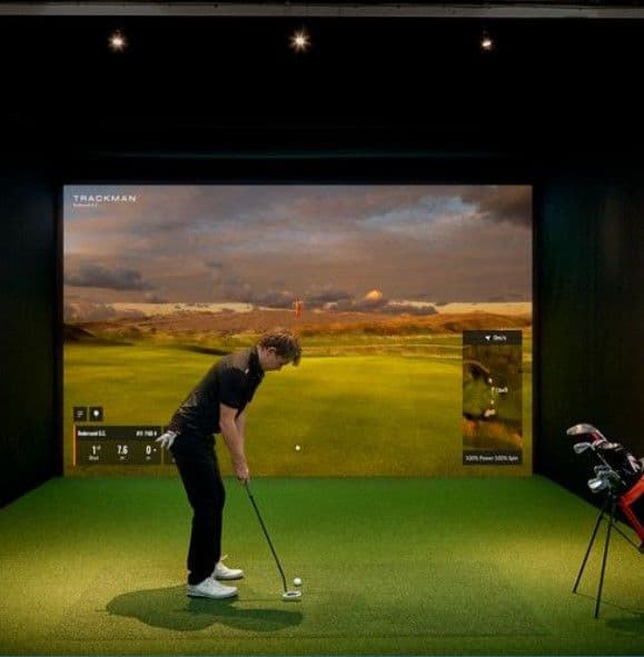 Apéro & Golf Indoor with wine by Lake Geneva