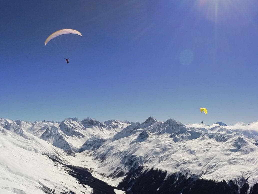 Davos paragliding for two with fondue