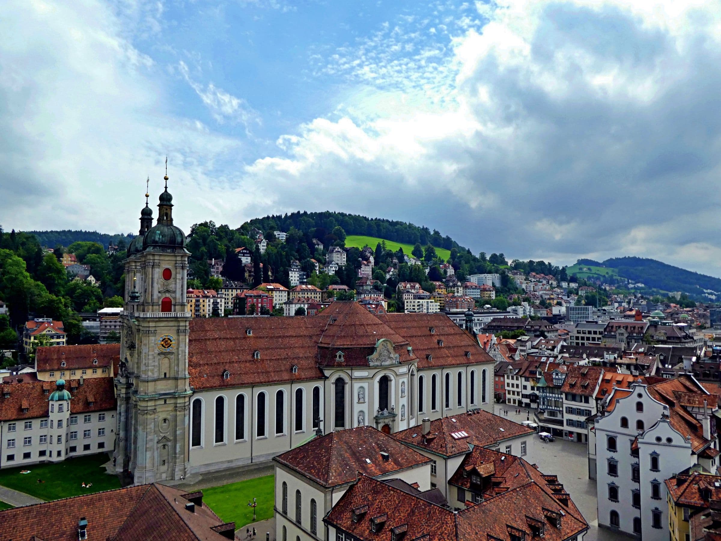 Treasure hunt St. Gallen shows historical buildings and activities in the city.