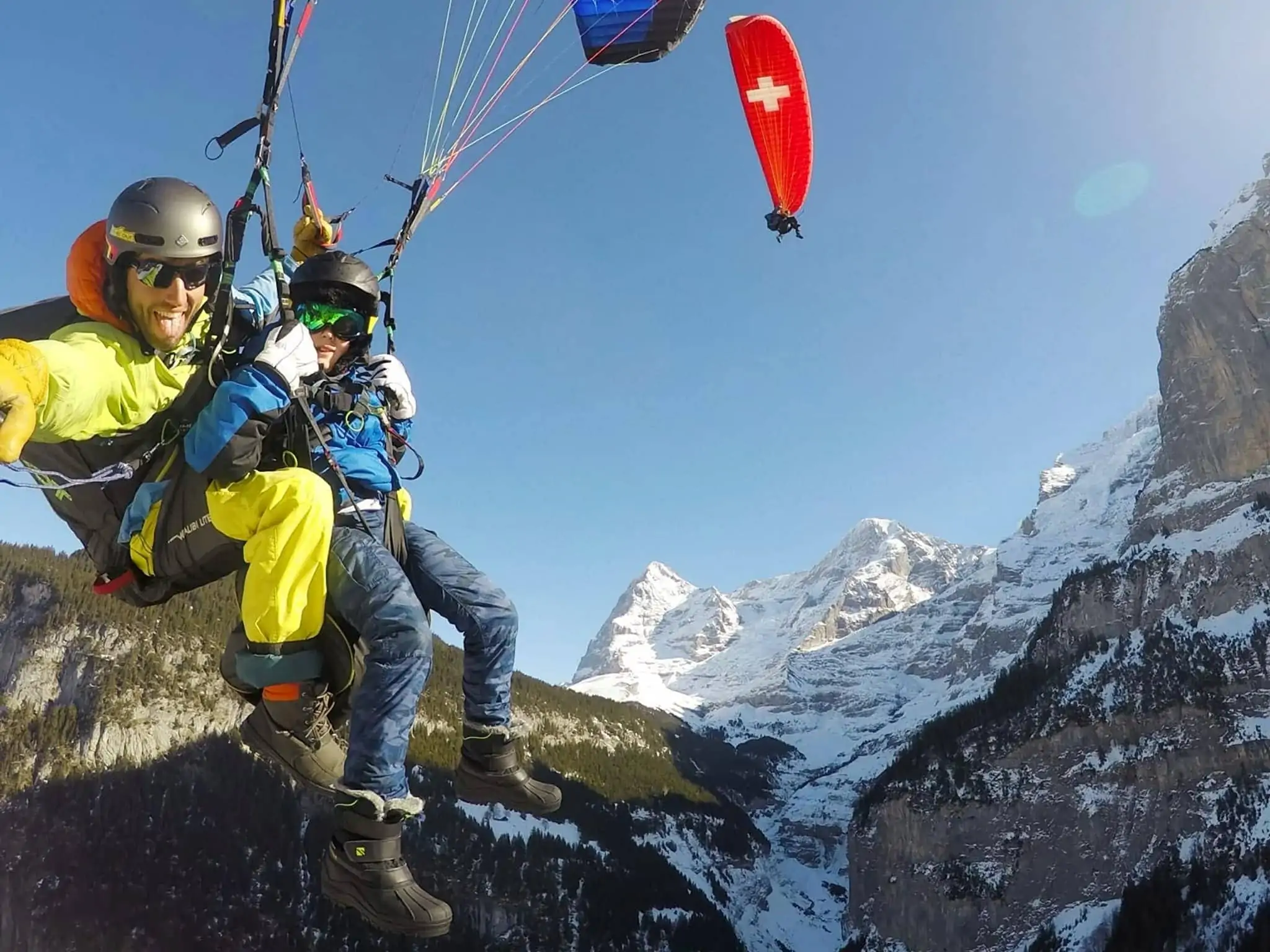 Paragliding tandem in Lauterbrunnen Valley from Mürren