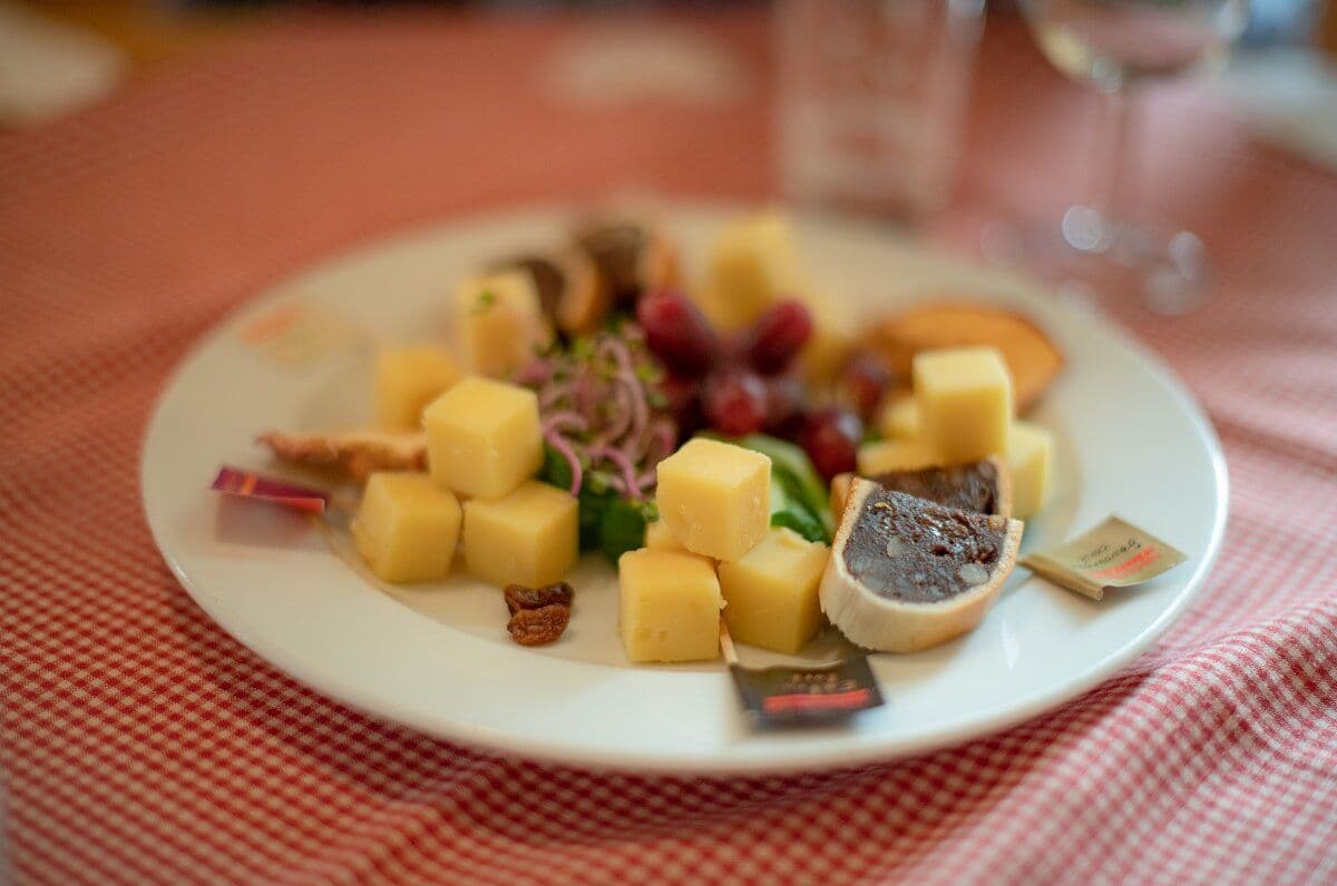 From Zurich: Culinary bus tour to Appenzell