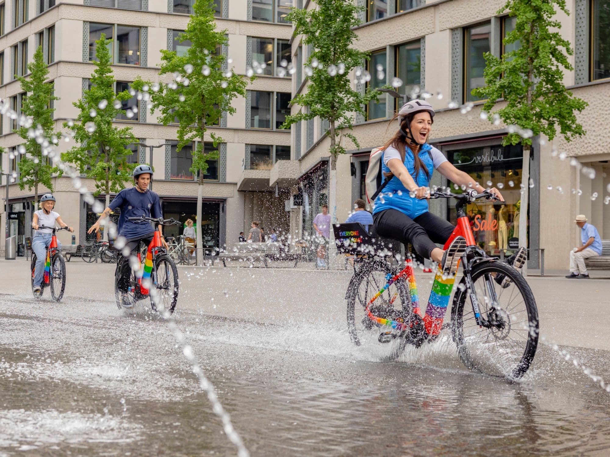 Sightseeing Zurich by e-bike