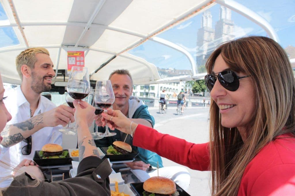 Burger tuk with sides and wine in Zurich 4