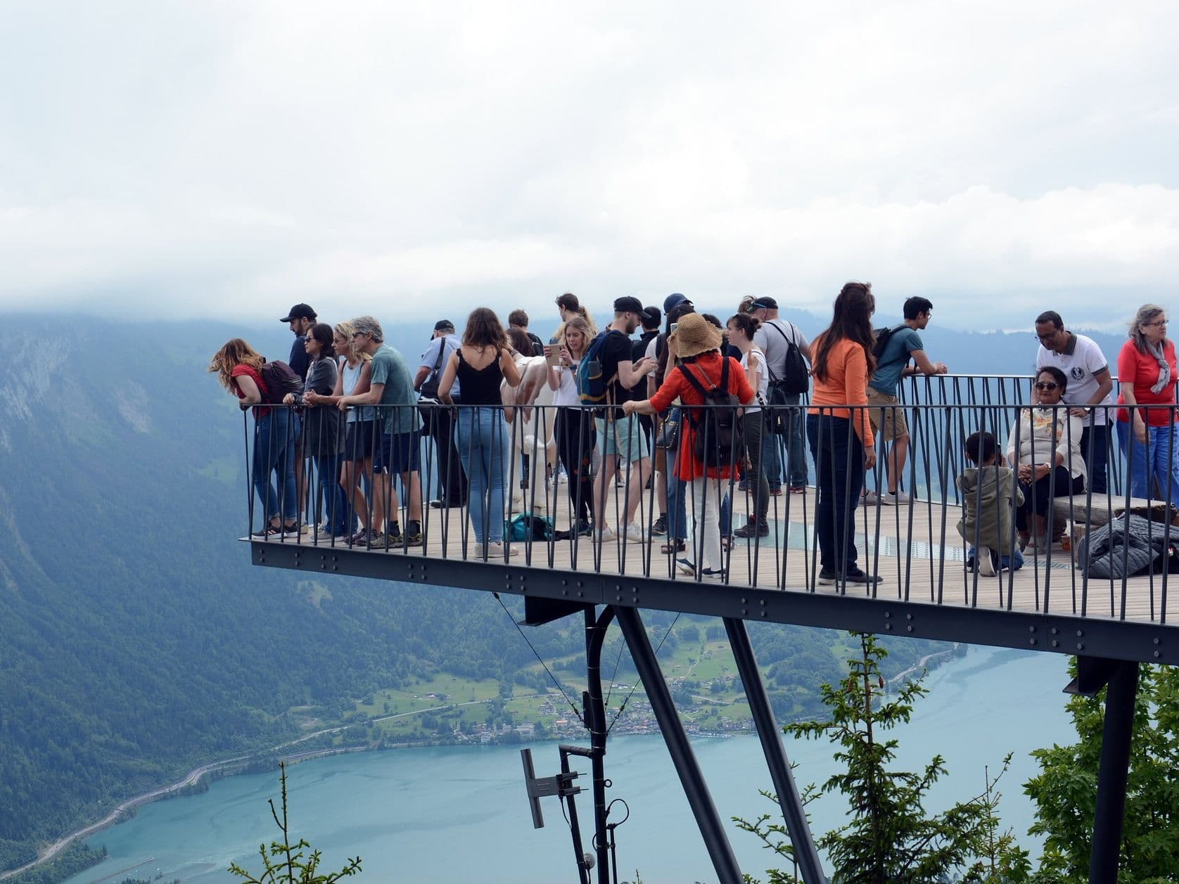 From Geneva: Bus tour to Interlaken and Harder Kulm
