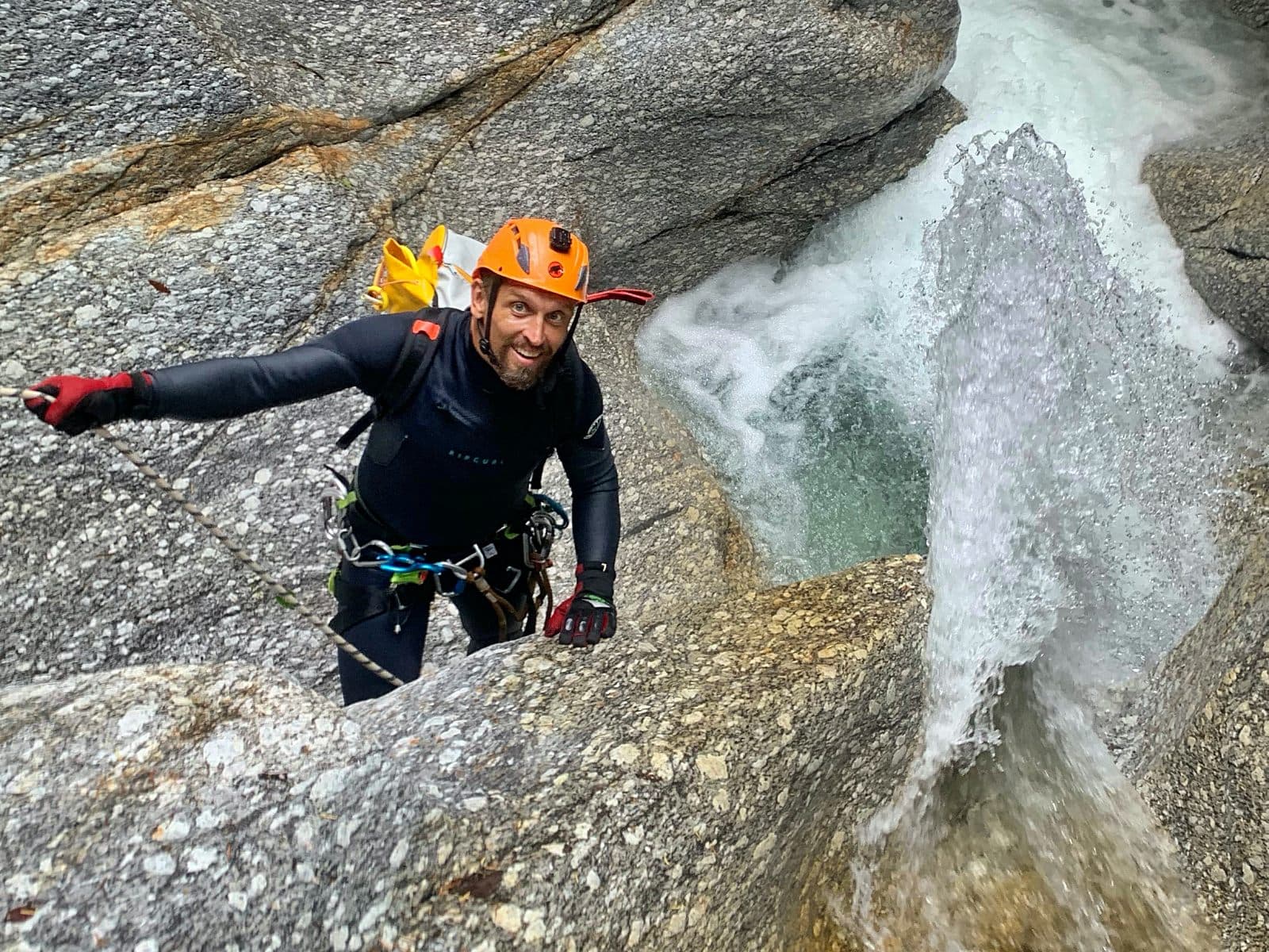 Pontirone Gorge canyoning 3 hours for advanced canyoners