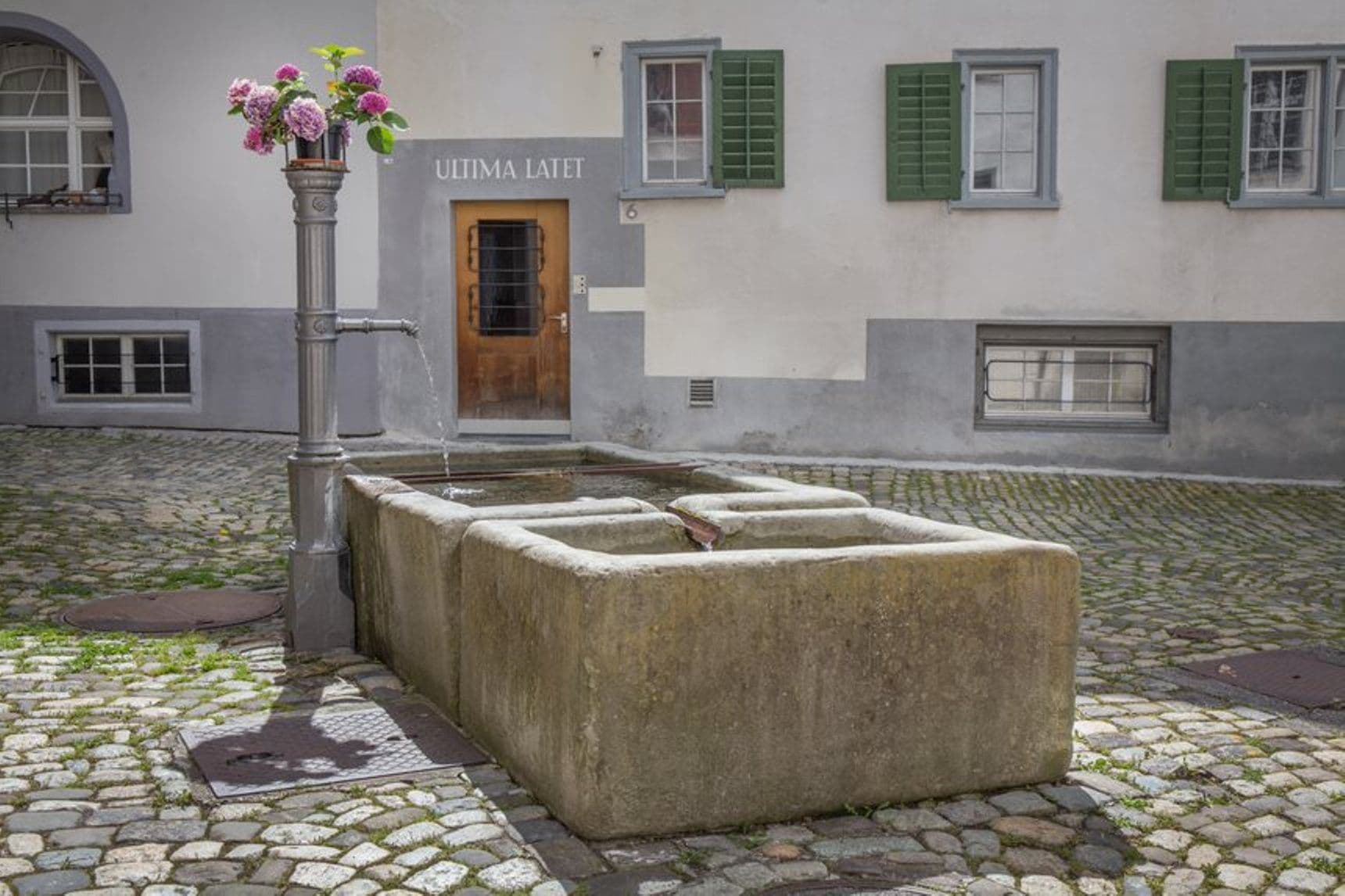 City tour mysterious Chur public