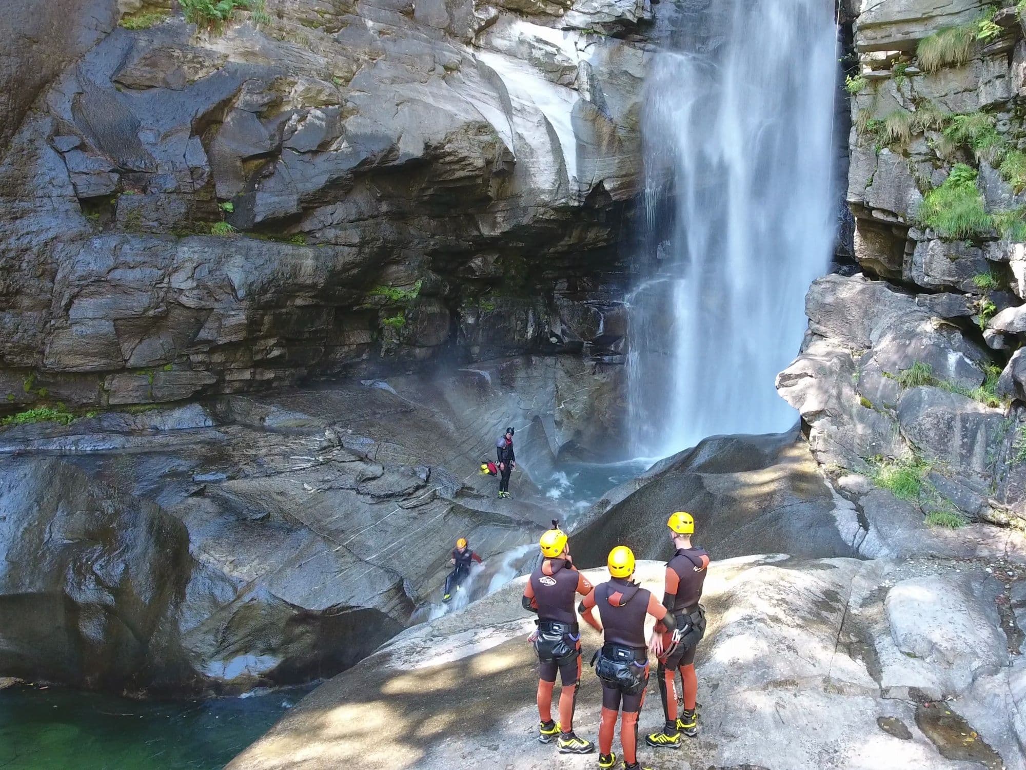 Heli canyoning for experts